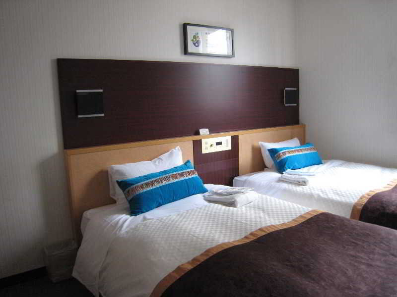 Toyoko Inn Tokyo Asakusa Senzoku Tsukuba Express Exterior photo